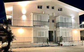 Leverblu House